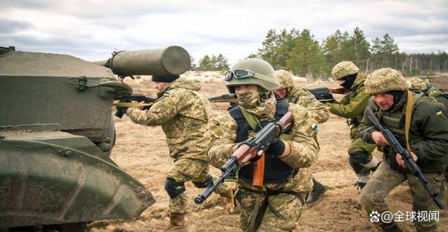 美军封锁伊朗航母被曝食品短缺 封锁背后的较量