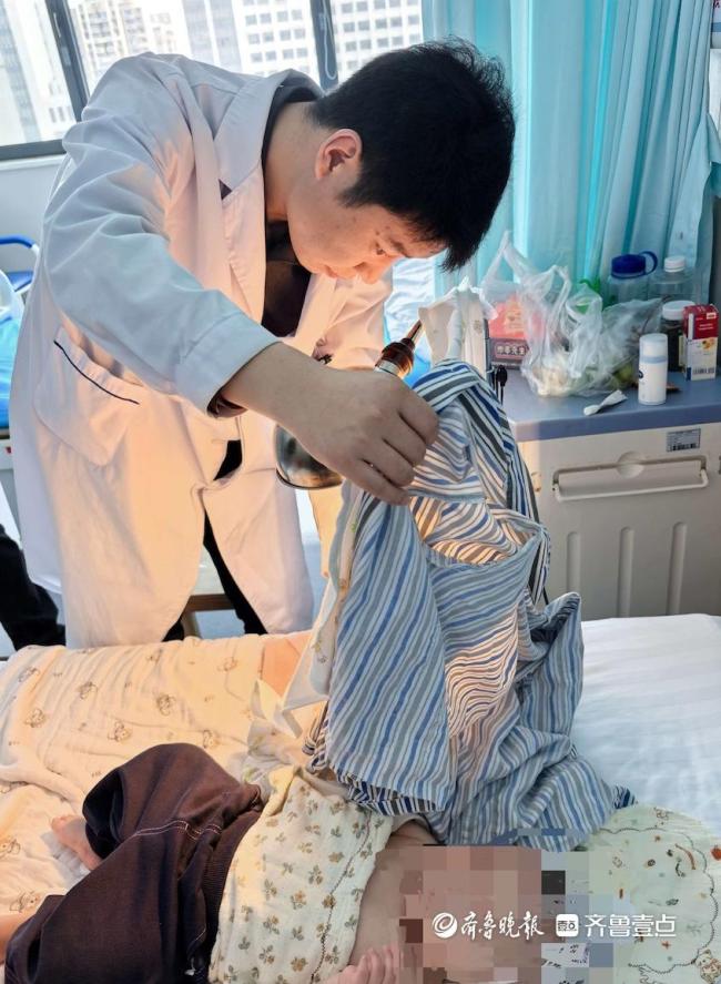 “绣花式”手术为7月龄女婴断指再接 显微镜下极限挑战