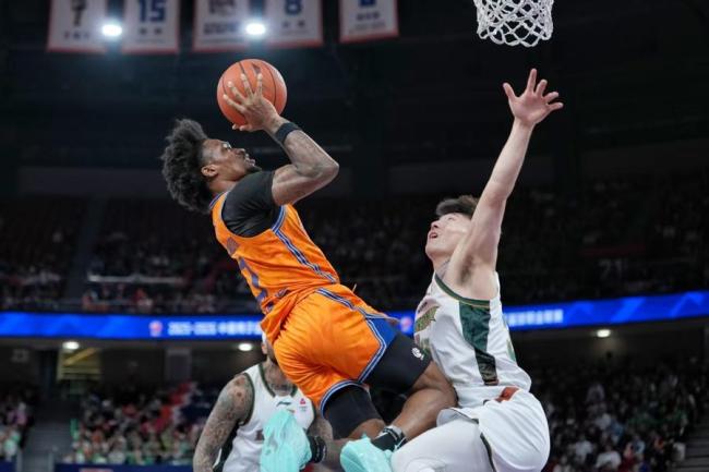 上海大鲨鱼实现赛季主场全胜 豪取22连胜收官