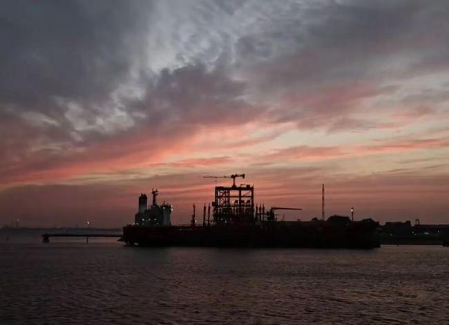 数百万桶伊拉克原油出口受阻 霍尔木兹海峡封锁引发危机