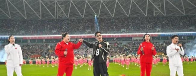 黄晓明晒图：一张含金量极高的合影 引发全网热议