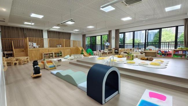 杭州公办幼儿园能收1岁宝宝了 托育服务延伸至更低龄