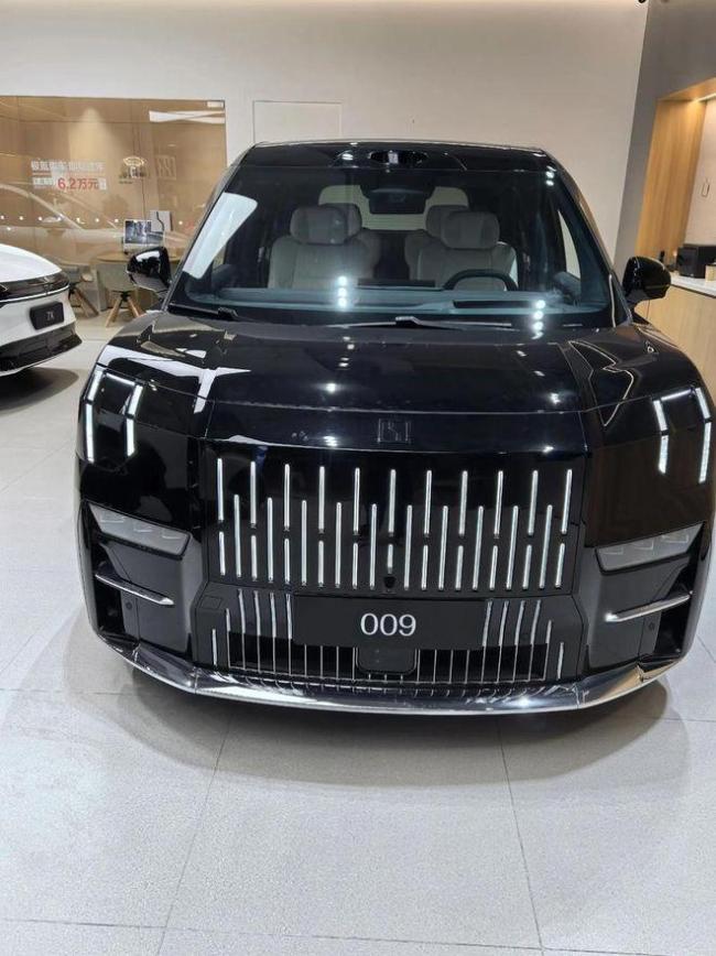 何润东 车代 中年翻红资源爆棚