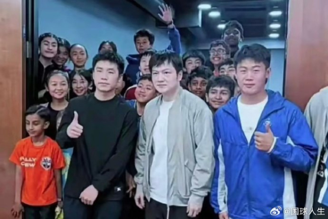 英伟达副总裁晒与樊振东合影 活好当下最重要