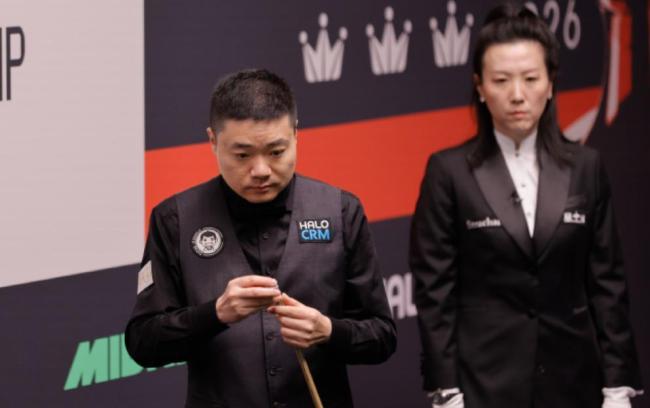 连打带防，表现陌生！丁俊晖回归顶级状态 首阶段7-2领先吉尔伯特 王者归来碾压胜利