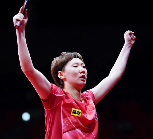 孙颖莎积分降975与王曼昱无限接近 积分规则引发排名地震