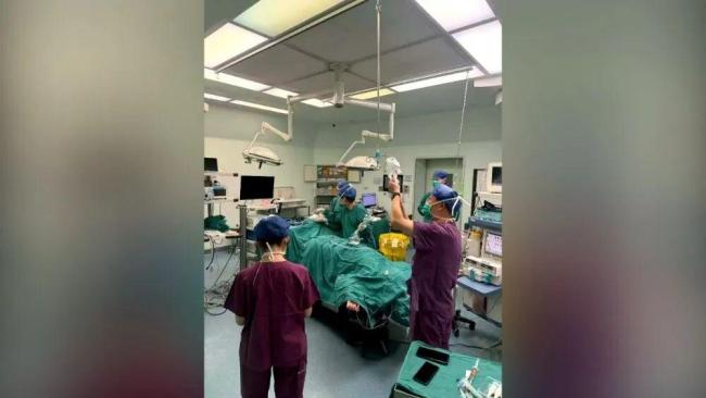 11岁女孩188斤长2斤卵巢囊肿 肥胖引发健康危机