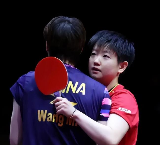 孙颖莎积分降975与王曼昱无限接近 积分规则引发排名地震