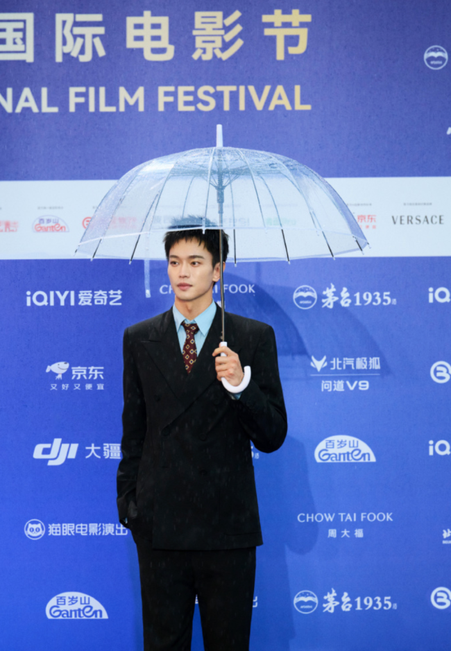 导演俞白眉回应AI是否会取代演员 60%演技不足者或被替代