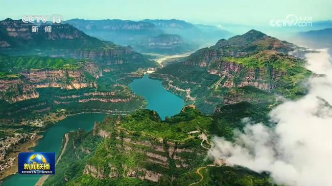 黨的十八大以來，習(xí)近平總書記站在中華民族永續(xù)發(fā)展的高度，親自謀劃、親自部署、親自推動建設(shè)人與自然和諧共生的美麗中國，創(chuàng)造性提出一系列新理念、新思想、新戰(zhàn)略，指出“讓老百姓實(shí)實(shí)在在感受到生態(tài)環(huán)境質(zhì)量改善”，要求“越是發(fā)展任務(wù)重，越要重視生態(tài)環(huán)境保護(hù)，推動經(jīng)濟(jì)社會發(fā)展全面綠色轉(zhuǎn)型”，強(qiáng)調(diào)“要把綠色發(fā)展理念貫穿到生態(tài)保護(hù)、環(huán)境建設(shè)、生產(chǎn)制造、城市發(fā)展、人民生活等各個方面，加快建設(shè)美麗中國”。&nbsp;