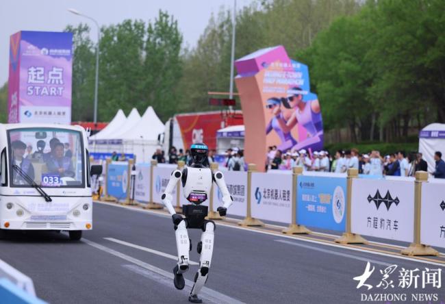 中国机器人强在哪 自主导航引领未来