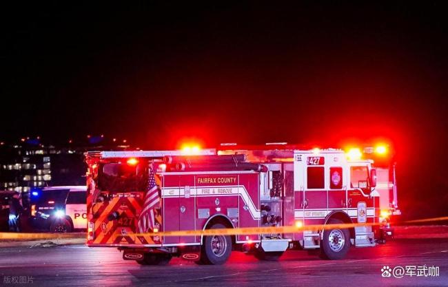 美国巴士爆炸 浓烟冲上高空 华盛顿市中心陷入恐慌