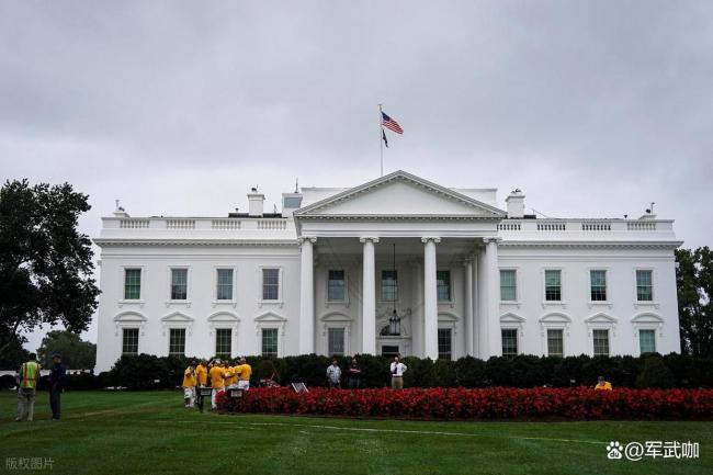 美国巴士爆炸 浓烟冲上高空 华盛顿市中心陷入恐慌