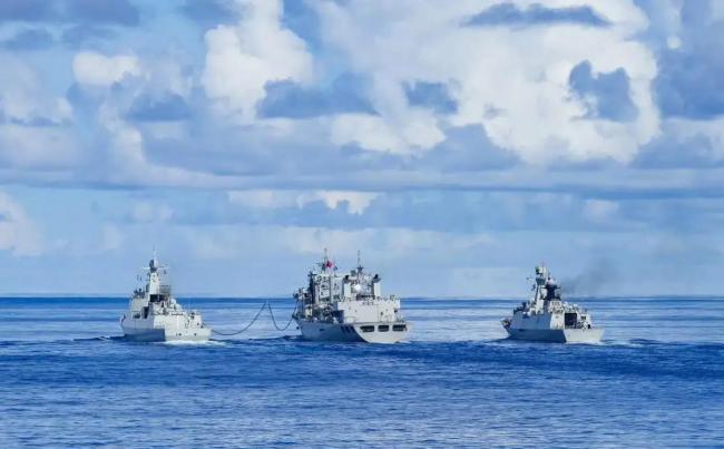 评论员：日本沉溺帝国旧梦131年 台海挑衅引发解放军强势回应