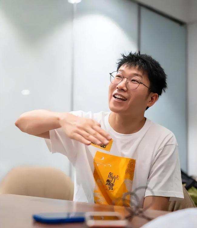 东方甄选回应明明天权离职 尊重个人选择