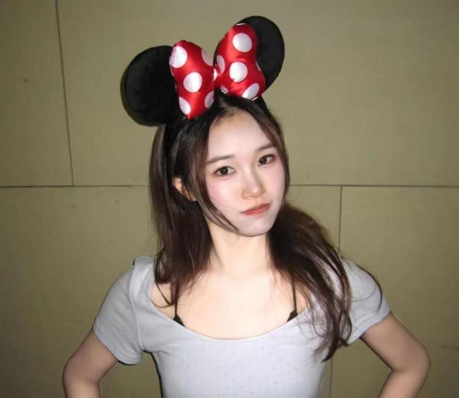 25岁女孩未婚而亡棺木不能进家门 传统习俗引发热议