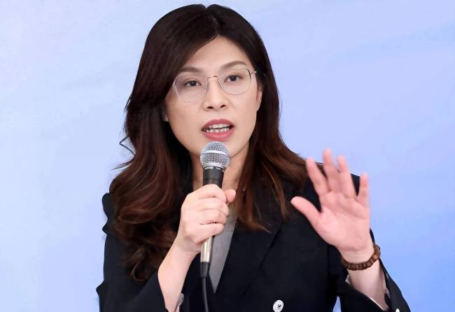 台名嘴霸气回怼民进党发言人破防质问