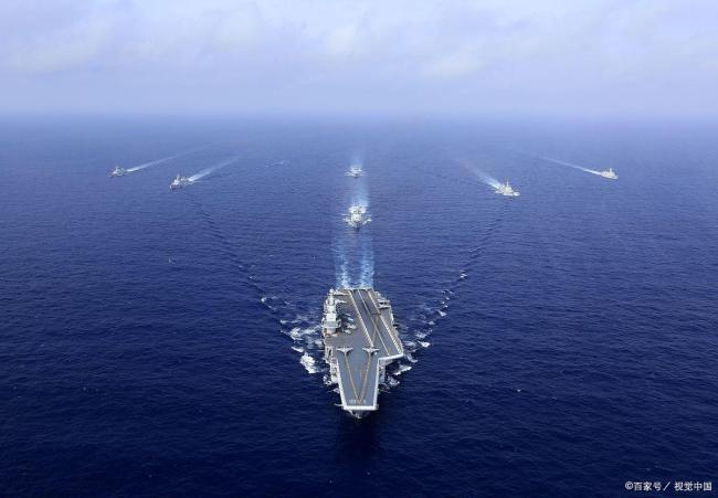 歼15挂弹起飞 硬刚外军航母编队