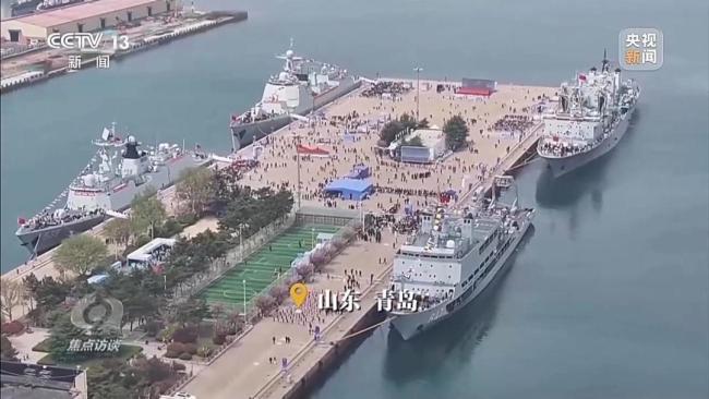 三亚两艘现役舰艇面向公众开放