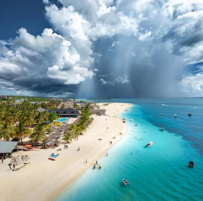 外籍游客三亚旅游15元误付1.5万