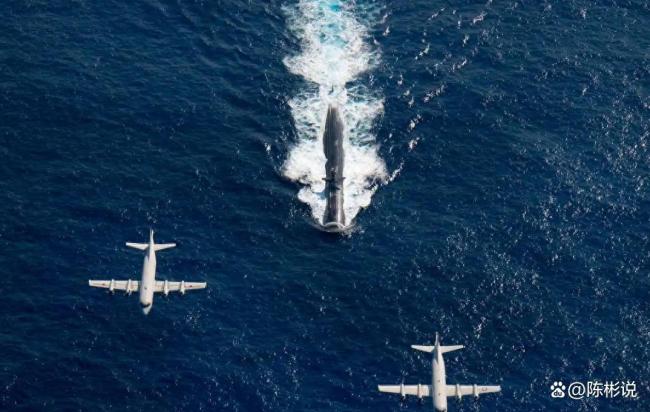 日本捡起军国主义专属符号