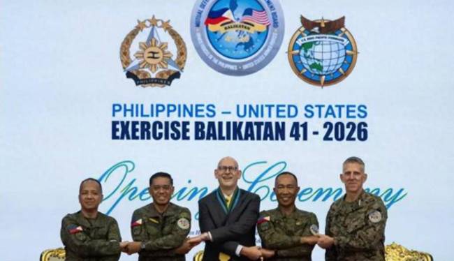 解放军在菲东部演习传递何信号 回应美菲军演