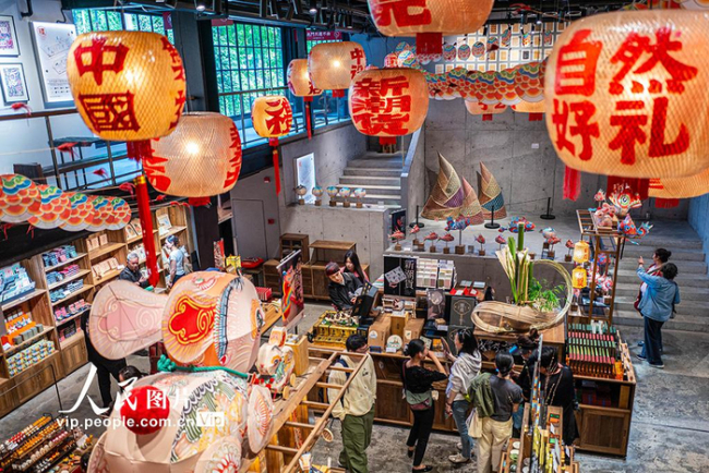 上海:首店经济激活商业街区活力 助力春日消费升温