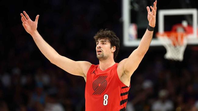 开拓者与马刺爆发冲突！新生代球员浮躁短板显现