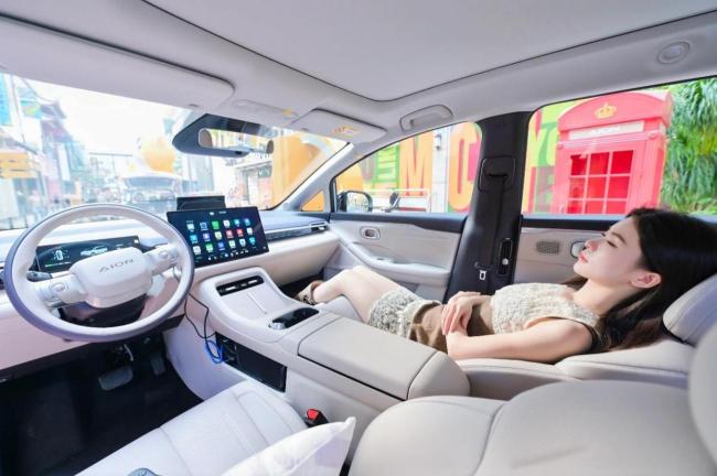 年轻人的第一台智能满配好车10.68万起 入门即顶配智驾利器