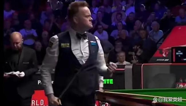 素质太差！墨菲失误送赵心童上手线上配资十大平台，现场女球迷大喊“干死他” 争议一幕引发批评