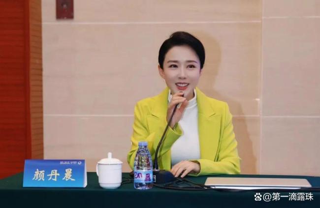 黄晓明合照状态 北电96班30周年聚会勾起青春回忆