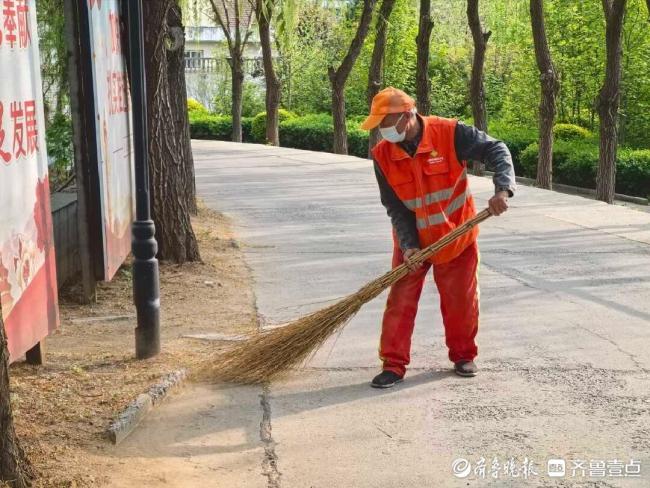 六旬环卫工的两次生命托举