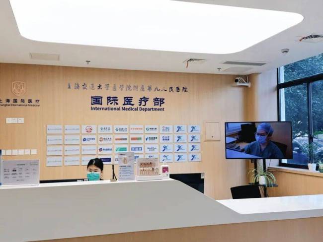 老外来华看病催生涉外陪诊师 新职业火爆背后