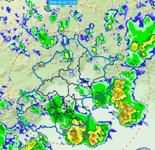较强云团已移出北京，预计未来两小时仍有分散性雷雨或阵雨