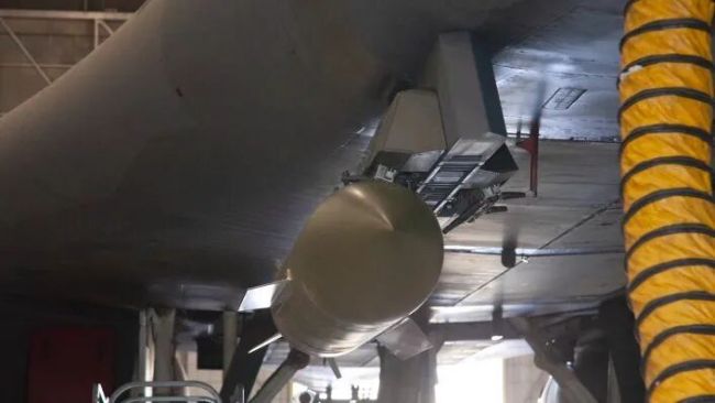 美AGM-183A高超导弹在B-1B上起死回生 美军重启高超音速项目