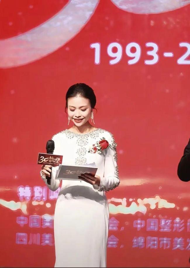 绵阳知名主持人熹菲去世