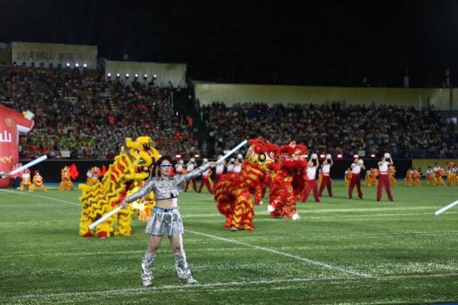 佛山粤超主场啦啦队上大分 全城狂欢足球嘉年华
