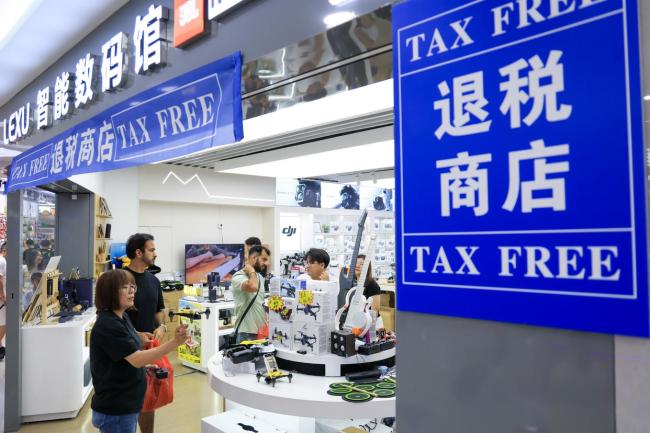 深圳华强北假日消费热潮涌动 海内外游客纷至沓来
