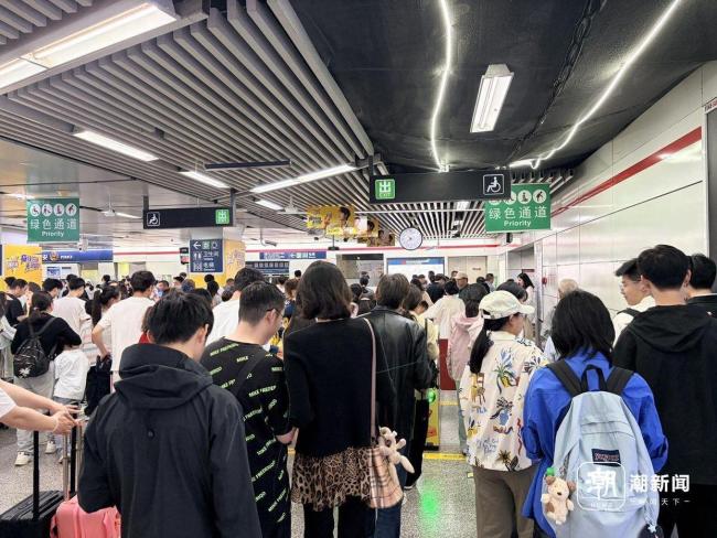 五一杭州龙翔桥地铁站有他们守护 大客流中的温暖守护者
