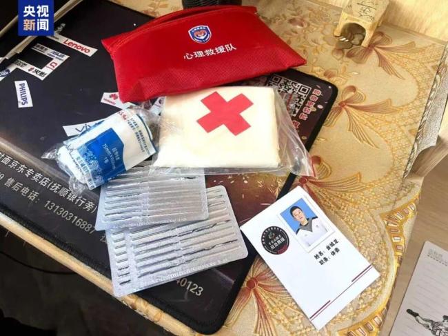 获奖名单上 他的名字被加上了方框 英雄的青春永远定格