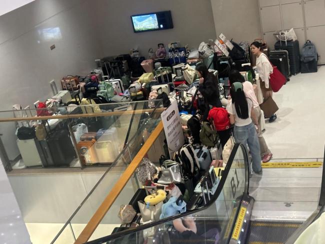 五一假期第四天仍然“人挤人”：多地接待游客同比两位数增长，商圈人气爆棚