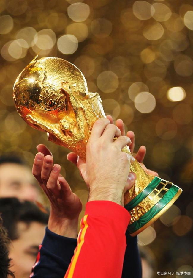 世界杯中国赞助商已投入超5亿美元 FIFA双标引发争议