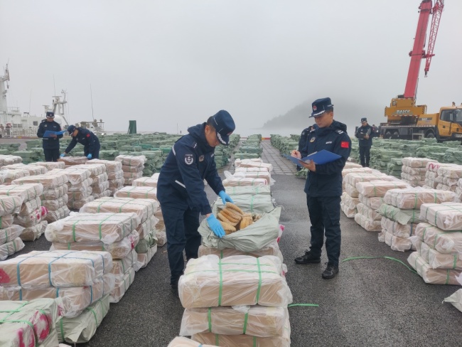 记者探访海上缉私一线：打击手段持续升级