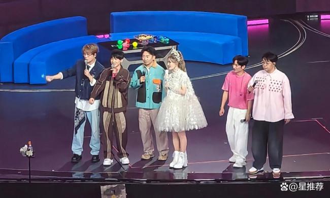 刘维去谢娜演唱会被指忘本 艺人社交自由引争议