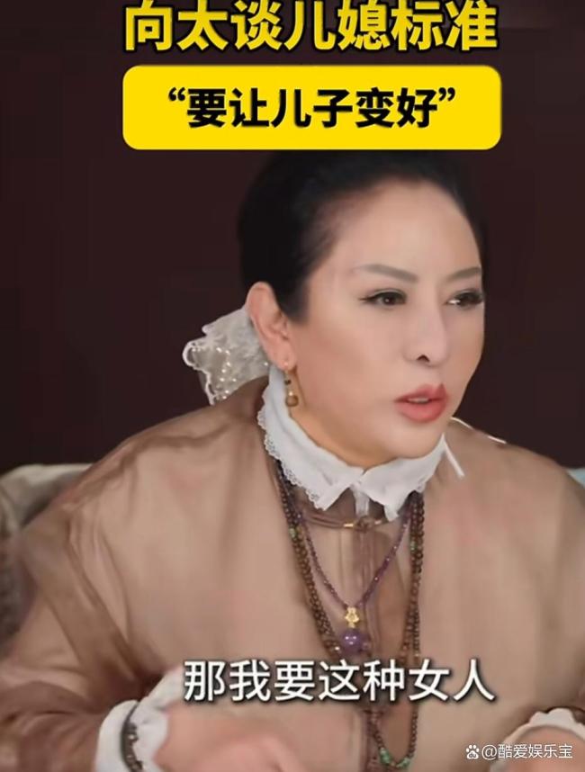 向佑在南昌某酒吧被网友拍到