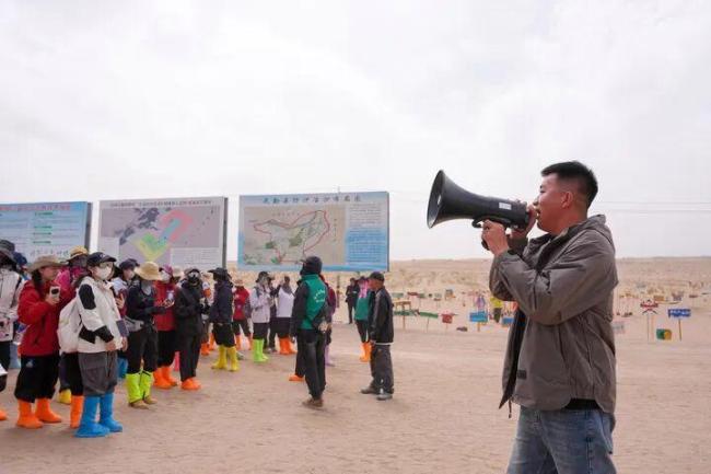 “请到民勤种棵树”缘何吸引人 数万青年热血奔赴