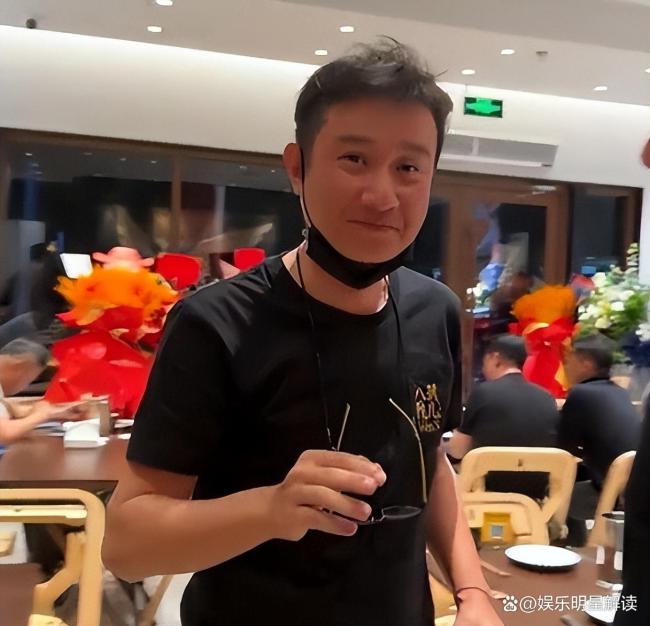 著作开酒吧了