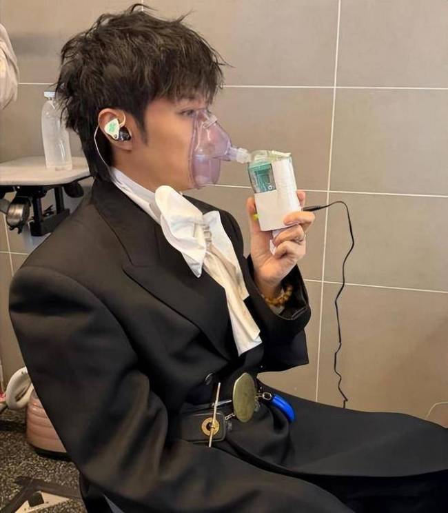 英皇25周年庆容祖儿出场引爆全场 星光妍丽音乐盛宴