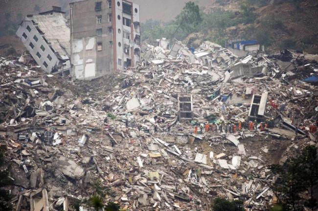 汶川地震幸存者重回18年前被埋之地 铭记与向前