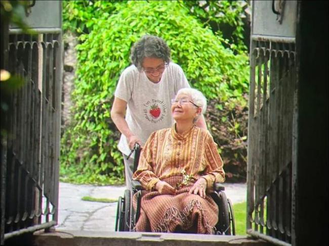 韩寒希望给阿嬷的情书票房破10亿 口碑发酵助力逆袭